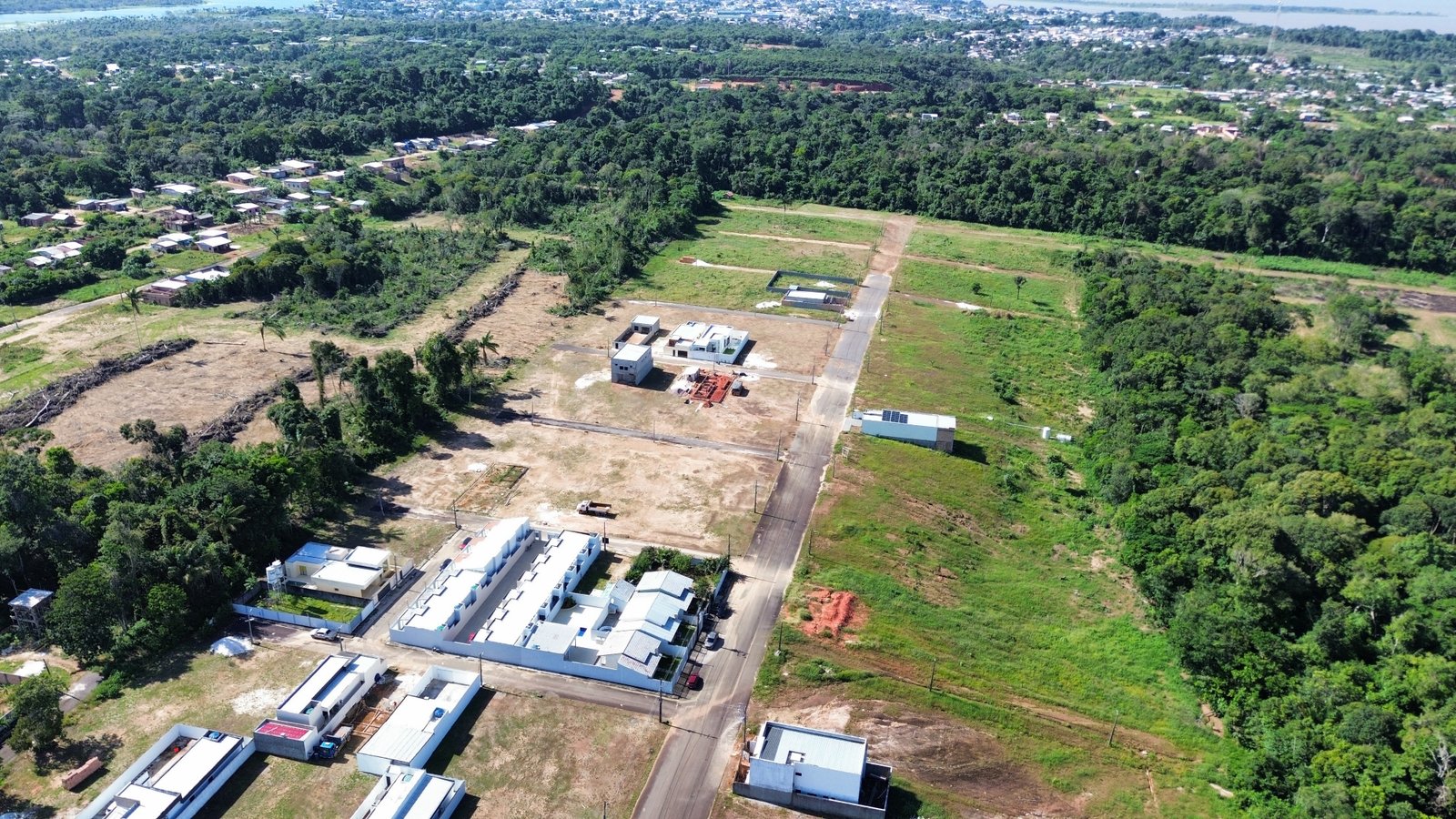 Vista aérea do Loteamento Bem Te Vi às margens da AM-070